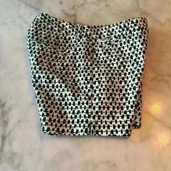 White House Black Market Abstract Print Shorts - Picture 11 of 15